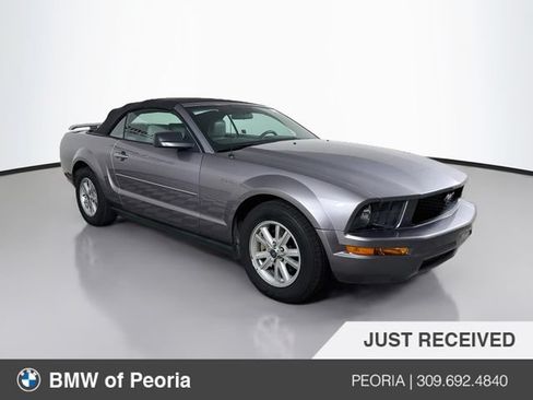 Used 2006 Ford Mustang Convertible RWD image 1