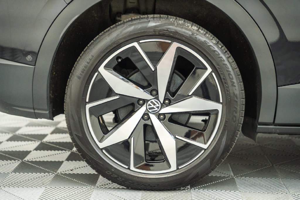 Used 2023 Volkswagen ID.4 Pro S AWD/4WD image 18