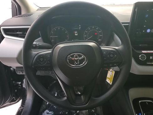 Used 2025 Toyota Corolla LE image 13