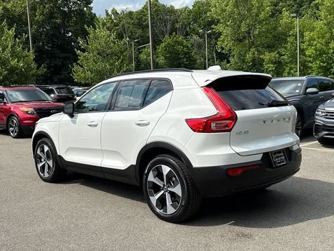 Used 2026 Volvo XC40 B5 Plus AWD/4WD image 8