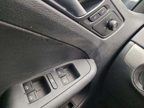 Used 2017 Volkswagen Jetta SE FWD image 27