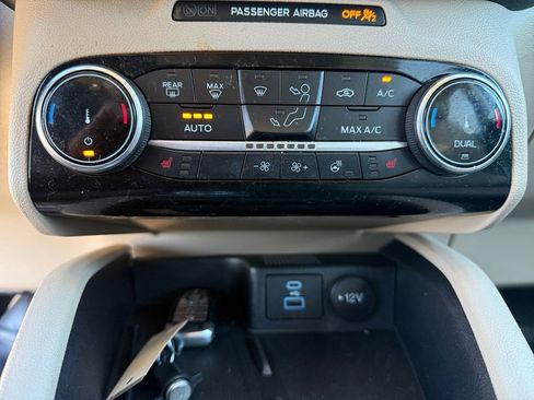 Used 2022 Ford Escape SEL w/ Technology Package image 21