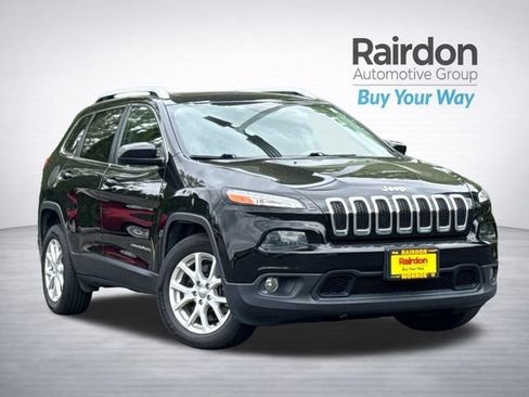 Used 2017 Jeep Cherokee Latitude w/ Comfort/Convenience Group FWD image 1