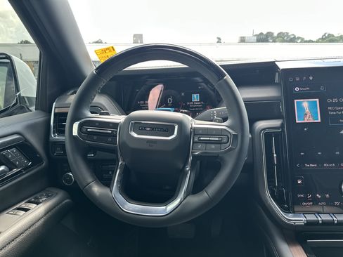 Used 2026 GMC Yukon Denali w/ Denali Reserve Package AWD/4WD image 18