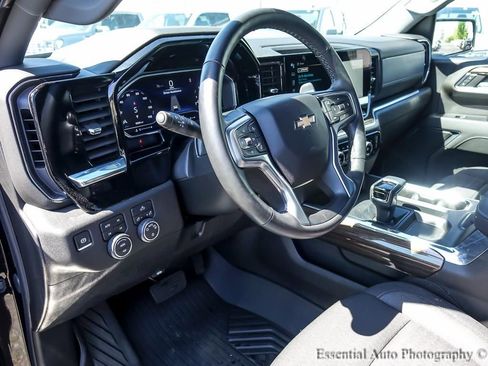 Used 2024 Chevrolet Silverado 1500 LT AWD/4WD image 11
