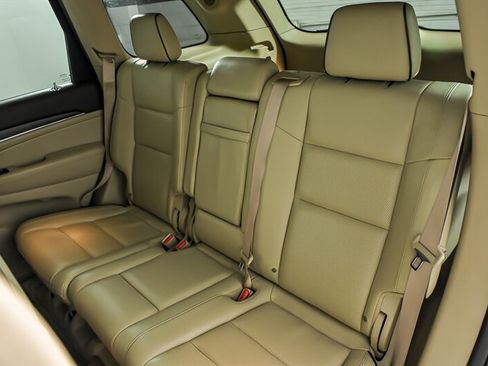 Used 2019 Jeep Grand Cherokee Overland AWD/4WD image 19