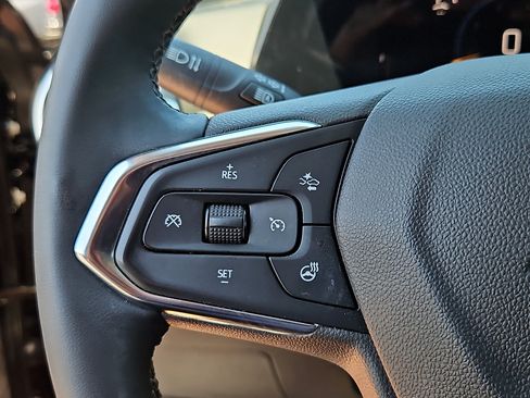 Used 2024 Chevrolet Trax ACTIV w/ Sunroof Package FWD image 21
