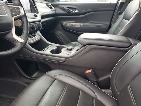 Used 2023 GMC Acadia Denali image 26