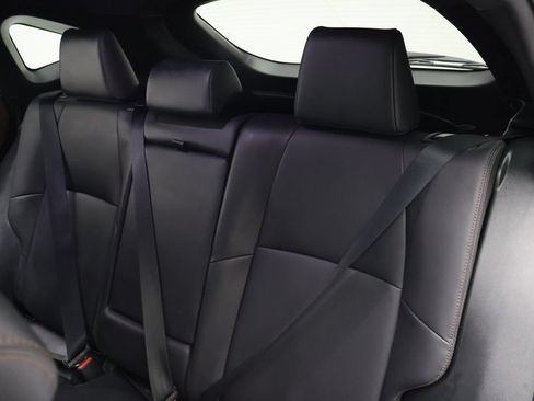 Certified 2023 Toyota Venza XLE AWD/4WD image 17