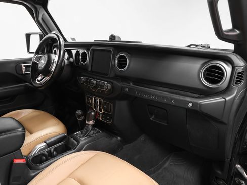Used 2018 Jeep Wrangler Unlimited Rubicon w/ Dual Top Group AWD/4WD image 22