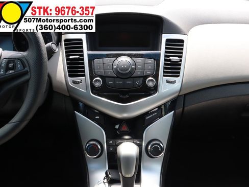 Used 2015 Chevrolet Cruze LS FWD image 20