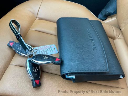 Used 2010 Mercedes-Benz E 350 4MATIC Sedan image 28