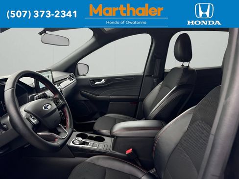 Used 2025 Ford Escape ST-Line AWD/4WD image 11