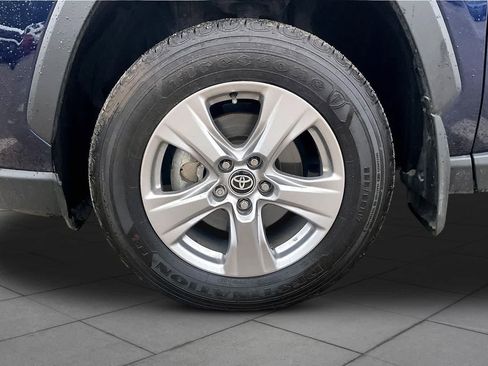 Used 2025 Toyota RAV4 XLE FWD image 11