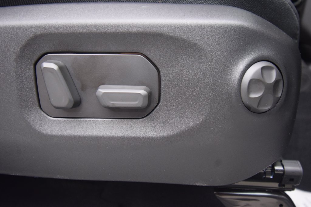 New 2026 Jeep Wrangler Unlimited Sahara AWD/4WD image 16