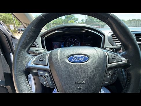 Used 2020 Ford Fusion Titanium AWD/4WD image 12