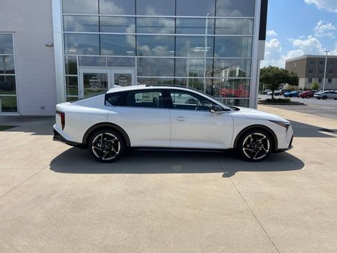 New 2026 Kia K4 GT-Line FWD image 4