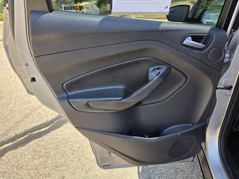 Used 2014 Ford Escape SE w/ Equipment Group 201A FWD image 16