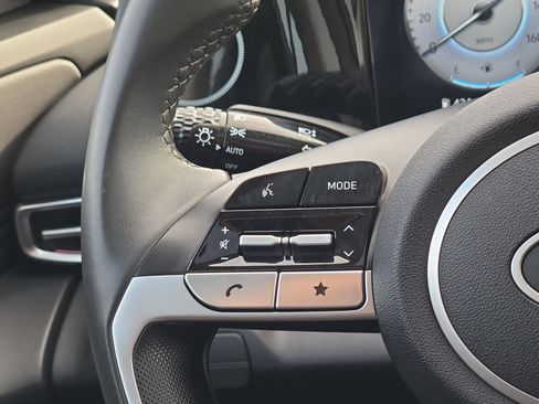 Used 2025 Hyundai Elantra SEL FWD image 19