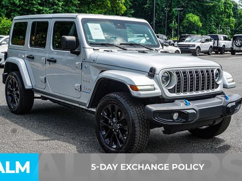 Used 2024 Jeep Wrangler Unlimited Sahara AWD/4WD image 4