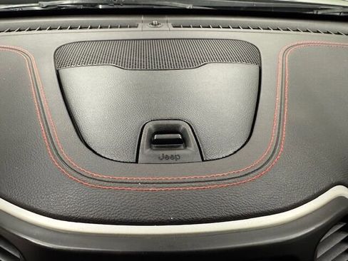 Used 2018 Jeep Cherokee Trailhawk w/ Quick Order Package 27L image 20