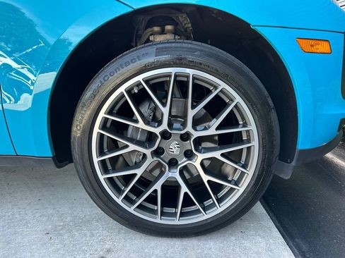 Certified 2020 Porsche Macan AWD/4WD image 16