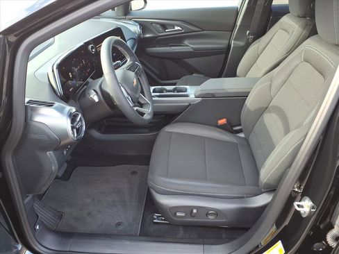 New 2026 Chevrolet Equinox EV LT image 8