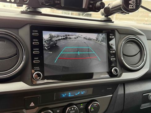 Used 2022 Toyota Tacoma TRD Off-Road image 23