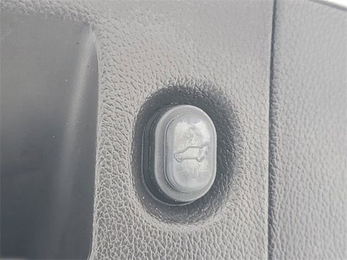 Certified 2015 GMC Yukon Denali image 16