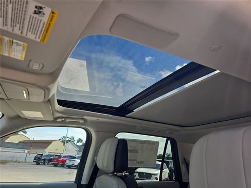 New 2026 Lincoln Navigator Reserve AWD/4WD image 25