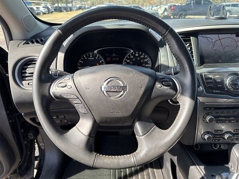 Used 2017 Nissan Pathfinder SL w/ SL Tech Package image 14