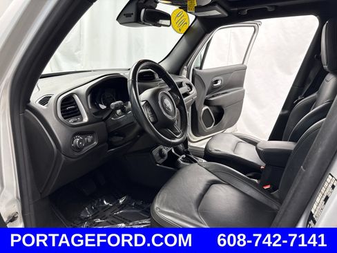 Used 2019 Jeep Renegade Limited w/ Quick Order Package 22P AWD/4WD image 10