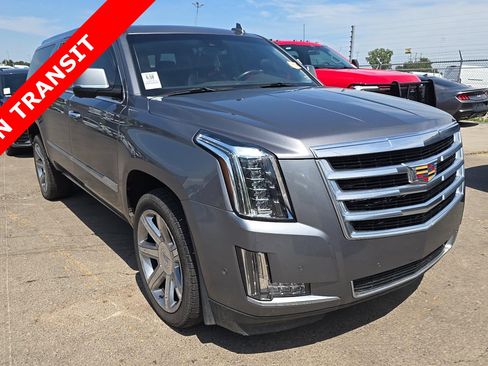 Used 2018 Cadillac Escalade ESV Luxury RWD image 5