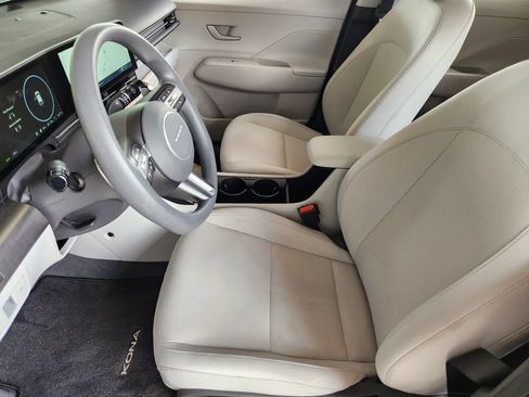 Used 2024 Hyundai Kona SE FWD image 15