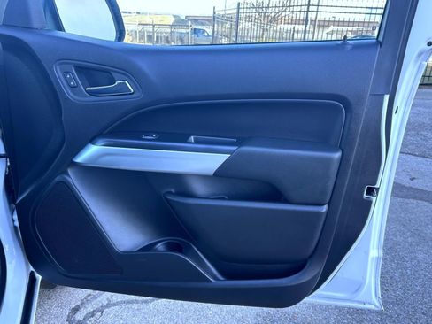 Certified 2022 Chevrolet Colorado LT w/ Chrome Appearance Package image 16