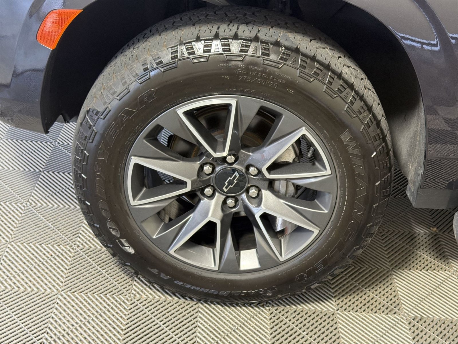 Used 2023 Chevrolet Tahoe Z71 w/ Luxury Package AWD/4WD image 12