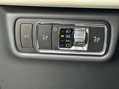 Used 2025 Lincoln Aviator AWD w/ Jet Appearance Package image 18