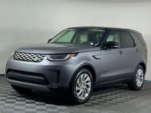 Used 2025 Land Rover Discovery S image 3