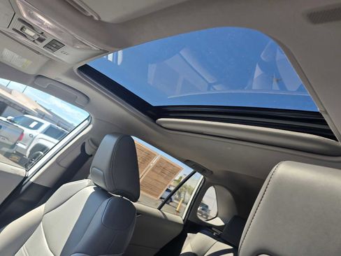 Used 2023 Toyota RAV4 XLE Premium image 27