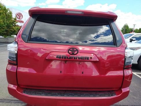 Used 2017 Toyota 4Runner SR5 Premium AWD/4WD image 4