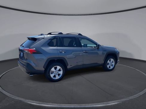 Certified 2021 Toyota RAV4 LE AWD/4WD image 9