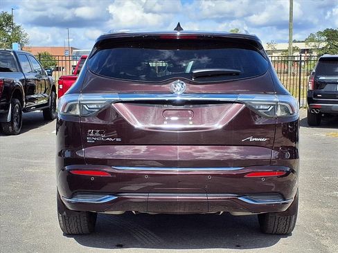 Used 2023 Buick Enclave Avenir image 6