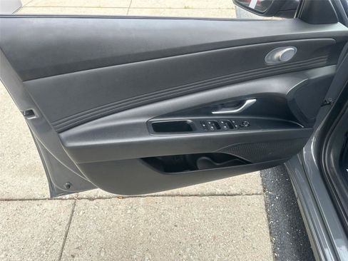 Used 2025 Hyundai Elantra SEL FWD image 20
