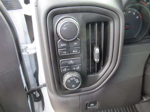 Certified 2025 Chevrolet Silverado 1500 W/T w/ WT Value Package AWD/4WD image 10