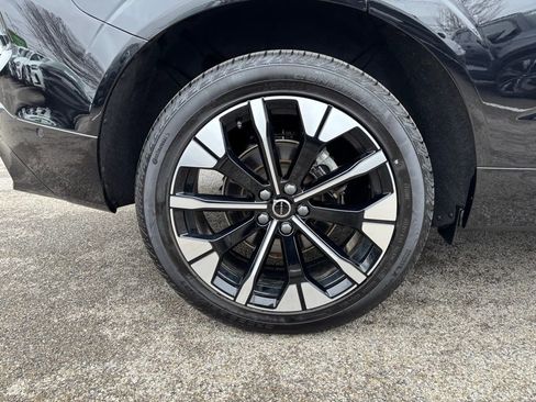 Certified 2026 Volvo XC60 B5 Plus w/ Protection Package Premier image 35