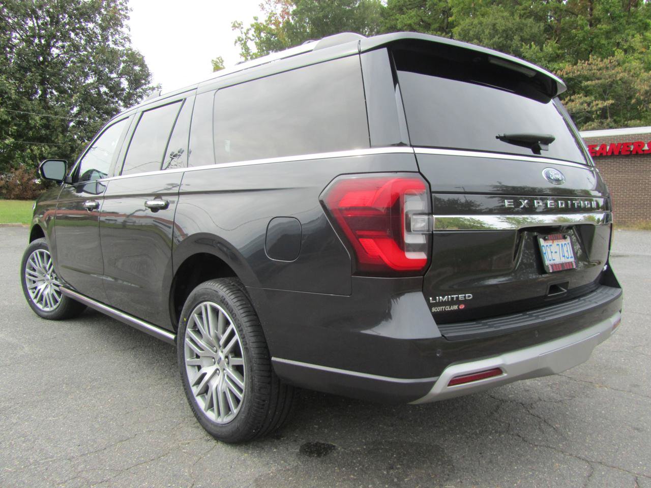 Used 2023 Ford Expedition Max Limited AWD/4WD image 8