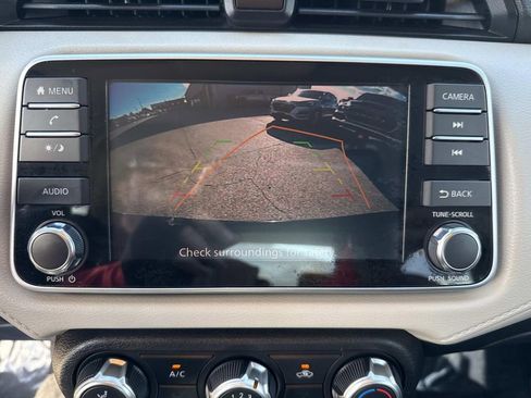 Used 2022 Nissan Versa SV image 25