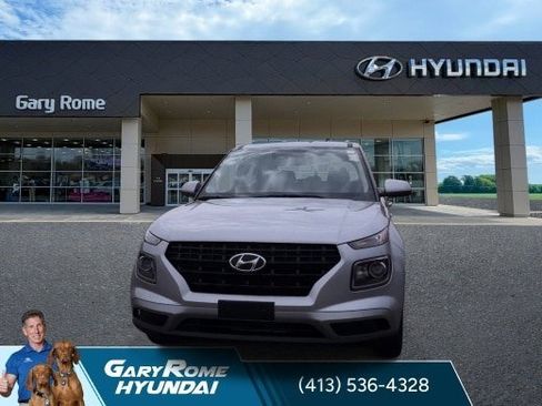 Certified 2023 Hyundai Venue SE FWD image 2