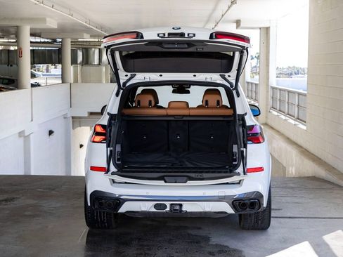 Used 2024 BMW X5 M60i image 27