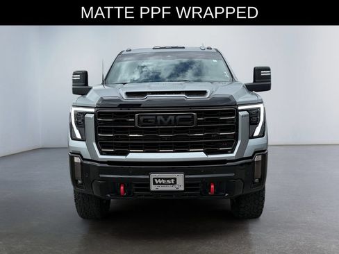 Used 2024 GMC Sierra 2500 AT4X AWD/4WD image 8